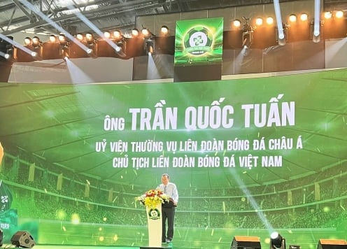 Lãnh đạo VFF dự lễ xuất quân đội bóng mới của Công Phượng