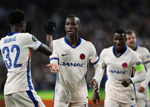 Chelsea thắng đậm đội vô danh ở bán kết lượt đi cúp C3 châu Âu