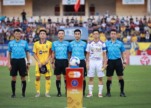 Trọng tài quên luật ở V-League bị đình chỉ nhiệm vụ