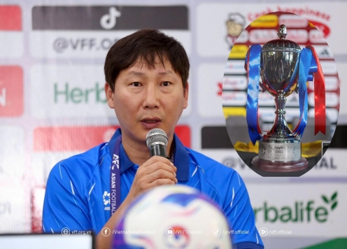 Đánh bại MU, HLV Kim Sang Sik chính thức có thêm 1 danh hiệu