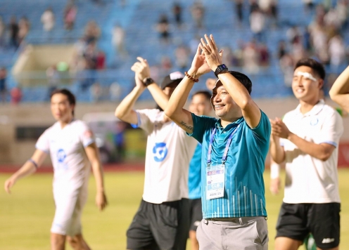 HLV Nam Định lập cột mốc ấn tượng sau chức vô địch V-League