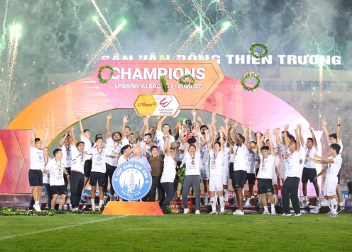 Chủ tịch VFF chúc mừng CLB Nam Định vô địch V-League