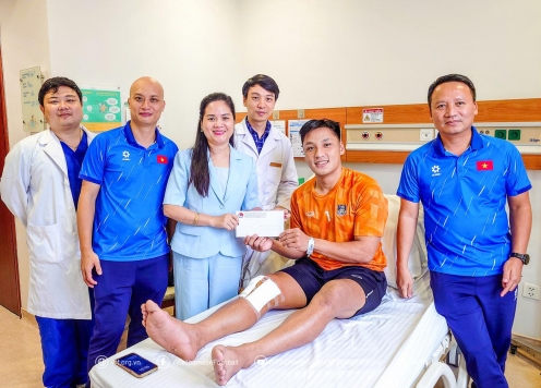 Thủ môn số 1 Việt Nam phải lên bàn mổ
