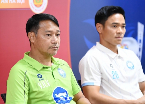 HLV Nam Định chưa chốt tân binh nào ra sân trước CAHN