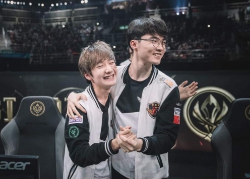 Peanut 'quay xe' không nghỉ hưu nữa vì Faker