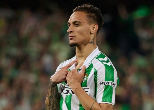 Huyền thoại Real Betis 'bắt cóc' Antony