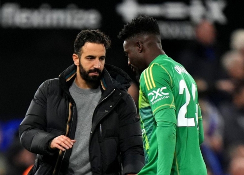 CĐV Man United cuối cùng cũng thấu hiểu được Amorim