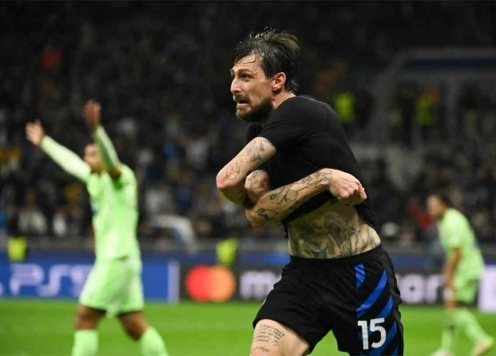 Francesco Acerbi: 37 năm cho khoảnh khắc người hùng tại C1