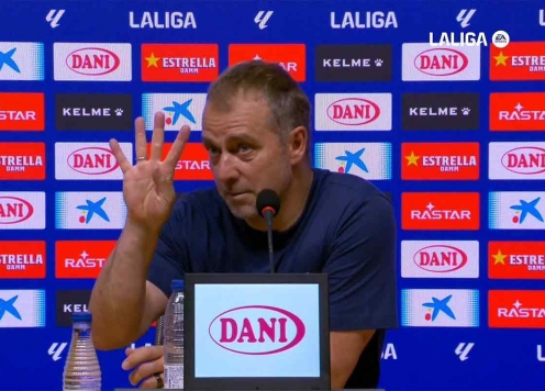 Hansi Flick ‘cà khịa’ sâu cay Real Madrid