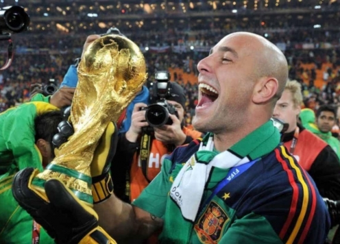 Nhà vô địch World Cup 2010 tuyên bố giải nghệ ở tuổi 42