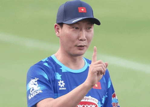 HLV Kim Sang Sik thừa nhận gặp khó trước trận gặp Malaysia