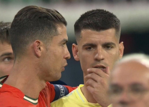 Ronaldo để lại hành động đẹp sau vinh quang của Bồ Đào Nha