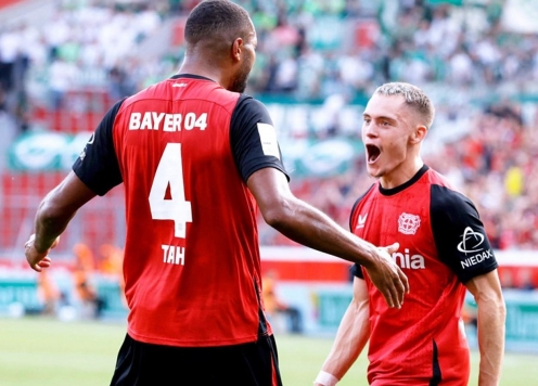 Sao Bayern bực mình khi bị hỏi về Florian Wirtz