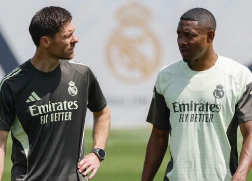 Xabi Alonso nhận tin dữ từ hàng thủ ngay trước mùa giải mới