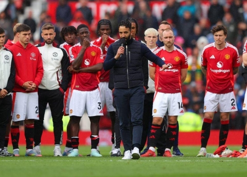 Manchester United 'đau đầu' vì chuyện số áo