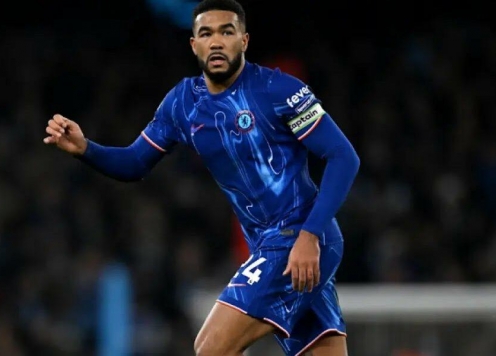 Reece James trấn an CĐV Chelsea