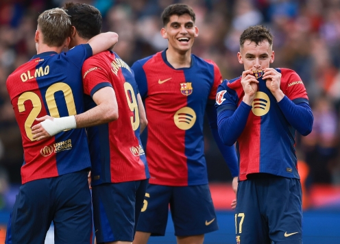Ngôi sao bị chỉ trích quyết gắn bó với Barca