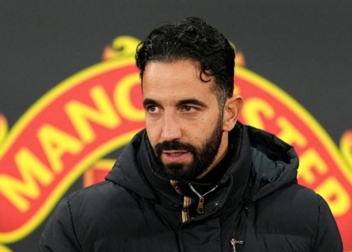 Man Utd dẫn đầu bảng xếp hạng… không ai muốn