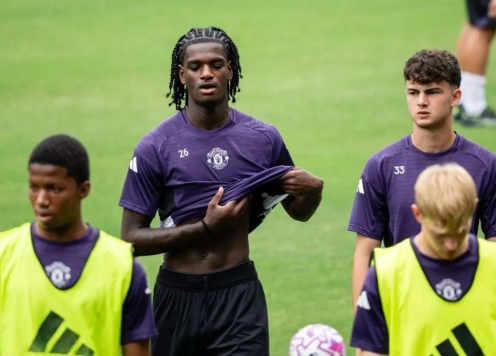 Sao trẻ tiết lộ 'bí kíp' của Arsenal, khuyên Man Utd nên học hỏi