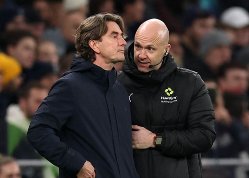HLV Tottenham 'nổi điên' với trọng tài sau trận thua Liverpool