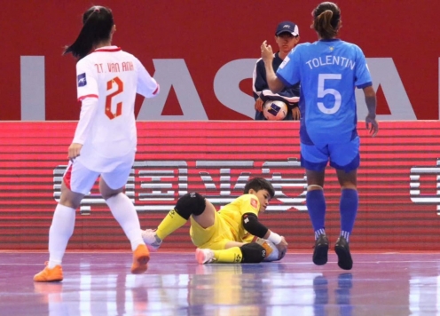 Thua 0-3, Philippines ngả mũ trước thủ môn tuyển Việt Nam
