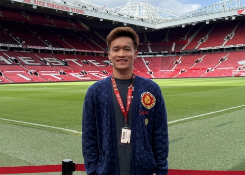 Hoàng Đức đến Old Trafford trước ngày đấu MU