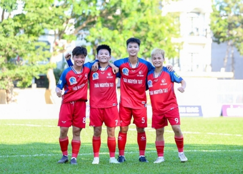 Sao ĐT nữ Việt Nam lập hattrick giúp đội nhà đại thắng 5-0