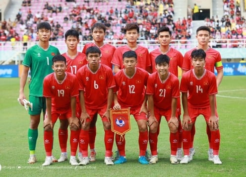 Video: U16 Việt Nam thủng lưới 5 bàn trước Indonesia