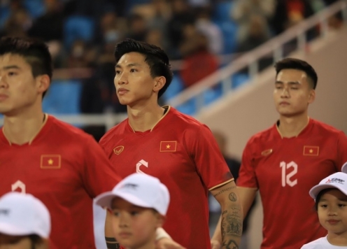 Đoàn Văn Hậu chơi bóng trở lại