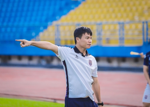 HLV Nguyễn Công Mạnh ngưng làm thầy Tiến Linh