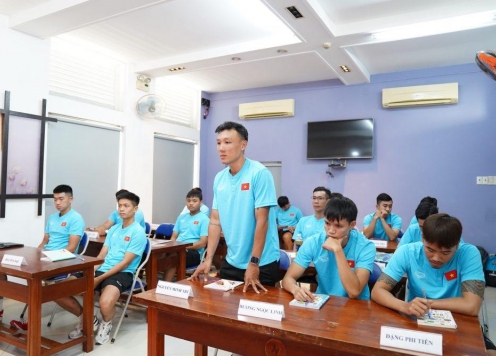 Nhiều tuyển thủ Việt Nam tham gia học bằng HLV futsal
