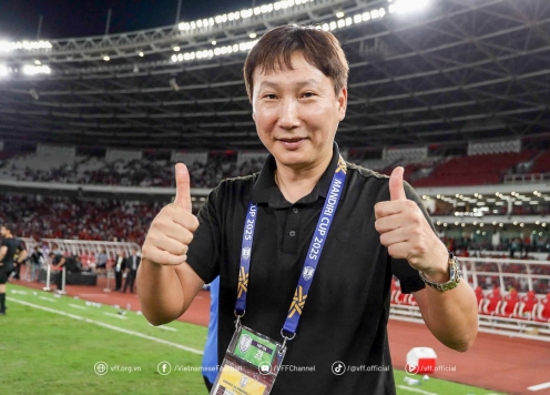 HLV Kim Sang Sik: 'Giành chức vô địch tại Việt Nam thật sự rất tuyệt vời'