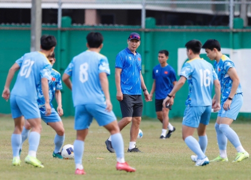 U22 Việt Nam quyết đấu Malaysia, HLV Kim Sang Sik bất ngờ nhắc trận thua đau 0-4