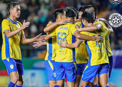 Hùng Dũng lập siêu phẩm khó tin, Hà Nội FC ngược dòng kịch tính PVF-CAND ở giải