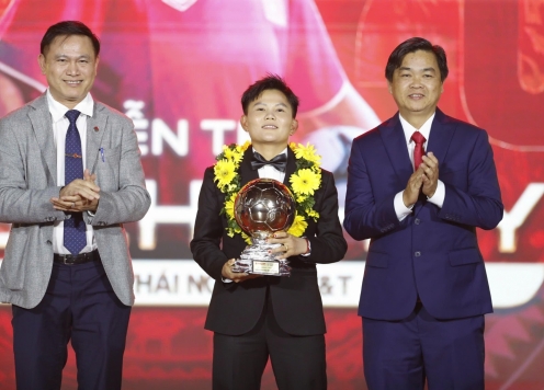 Bích Thuỳ nói lời xúc động sau khi giành QBV Việt Nam 2025