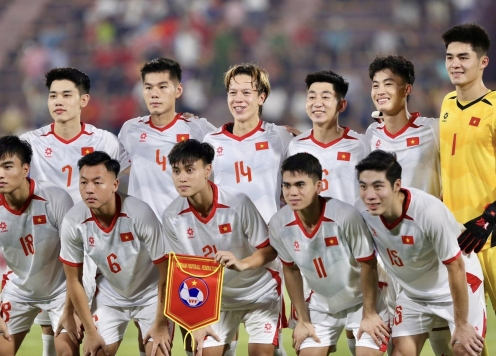 U23 Việt Nam gây xúc động khi làm 1 điều với tiền vệ Văn Trường