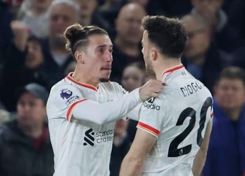 Sao Liverpool xăm hình tưởng niệm Diogo Jota