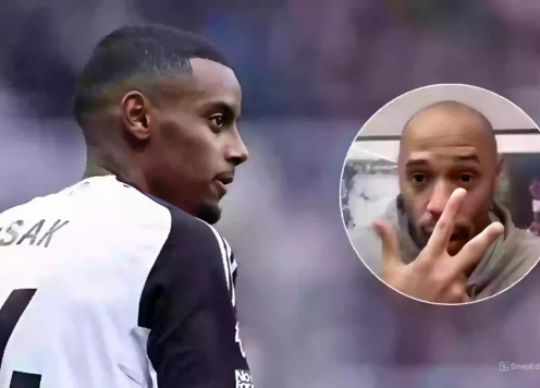 Huyền thoại Arsenal khuyên Newcastle nên 'giải thoát' cho Isak