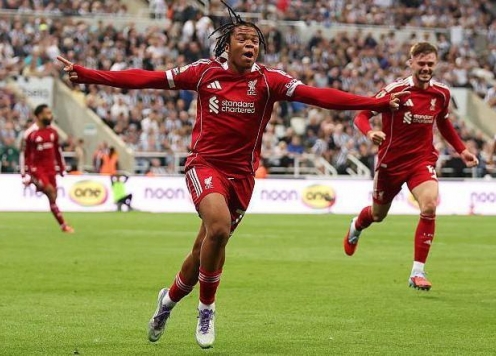 Thần đồng 'quái vật' Rio Ngumoha của Liverpool là ai?