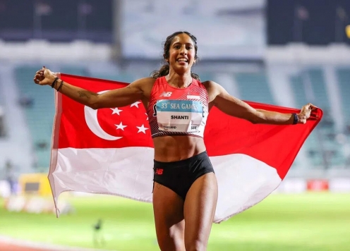 VĐV Singapore tự hào khi cân bằng kỷ lục ‘vô đối’ của huyền thoại Vũ Thị Hương