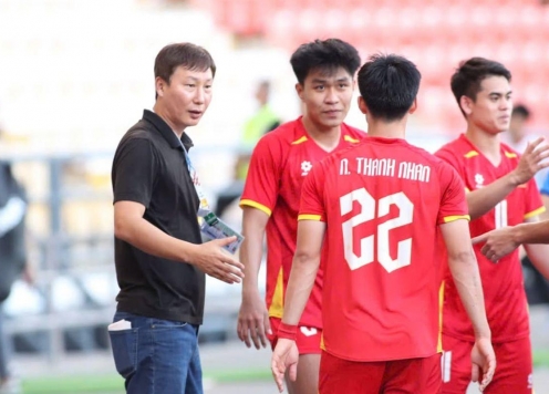 Truyền thông Indonesia ngả mũ thán phục trước HLV Kim Sang-sik