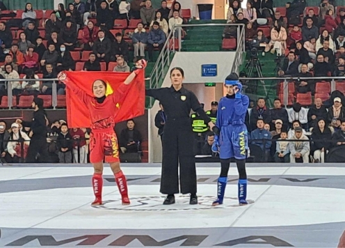 Cô giáo mầm non Việt Nam vô địch MMA châu Á chưa đầy 1 phút