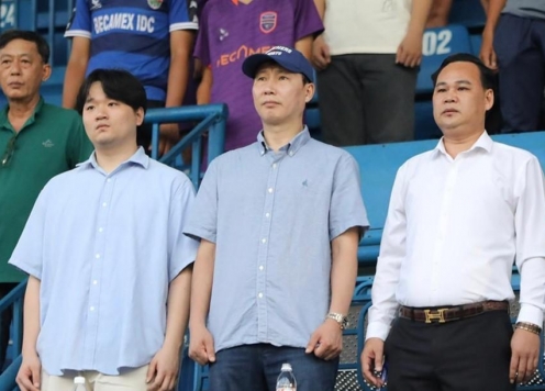 HLV Kim Sang Sik chú ý một cầu thủ nhập tịch Việt Nam