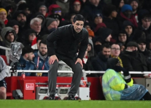 CĐV Liverpool phẫn nộ với hành vi của HLV Mikel Arteta