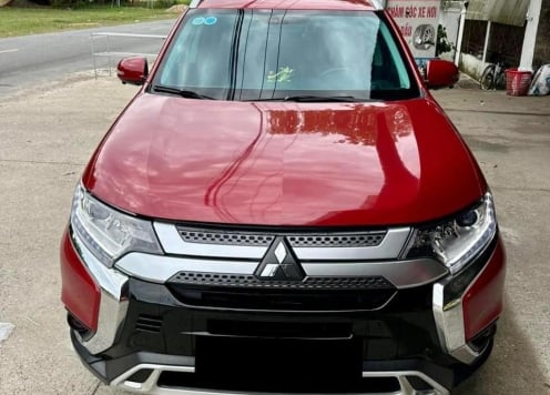 Ngỡ ngàng giá bán của Mitsubishi Outlander sau 4 năm lăn bánh chỉ ngang SUV cỡ A