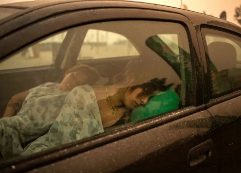 Ba bố con ngủ trong ô tô tránh nóng, một người tử vong