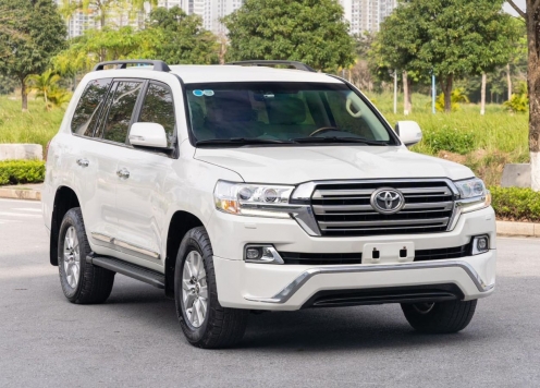 SUV ‘chủ tịch’ Toyota Land Cruiser lăn bánh 7 năm bán lỗ hơn 1 tỷ đồng