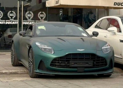 Siêu xe thể thao Aston Martin DB12 lộ diện tại Việt Nam, ngày ra mắt đã cận kề?
