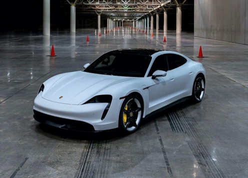 Xe điện Porsche Taycan ‘lĩnh án’ triệu hồi vì lỗi phanh