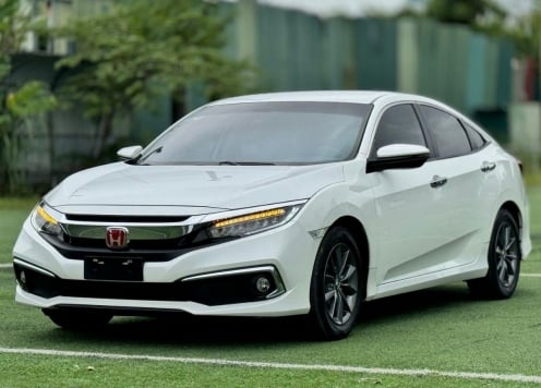 Honda Civic 2020 lăn bánh 4 năm lên sàn xe cũ với giá bất ngờ